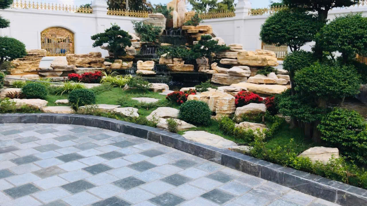 Hồ cá Koi cao cấp tại biệt thự Huế